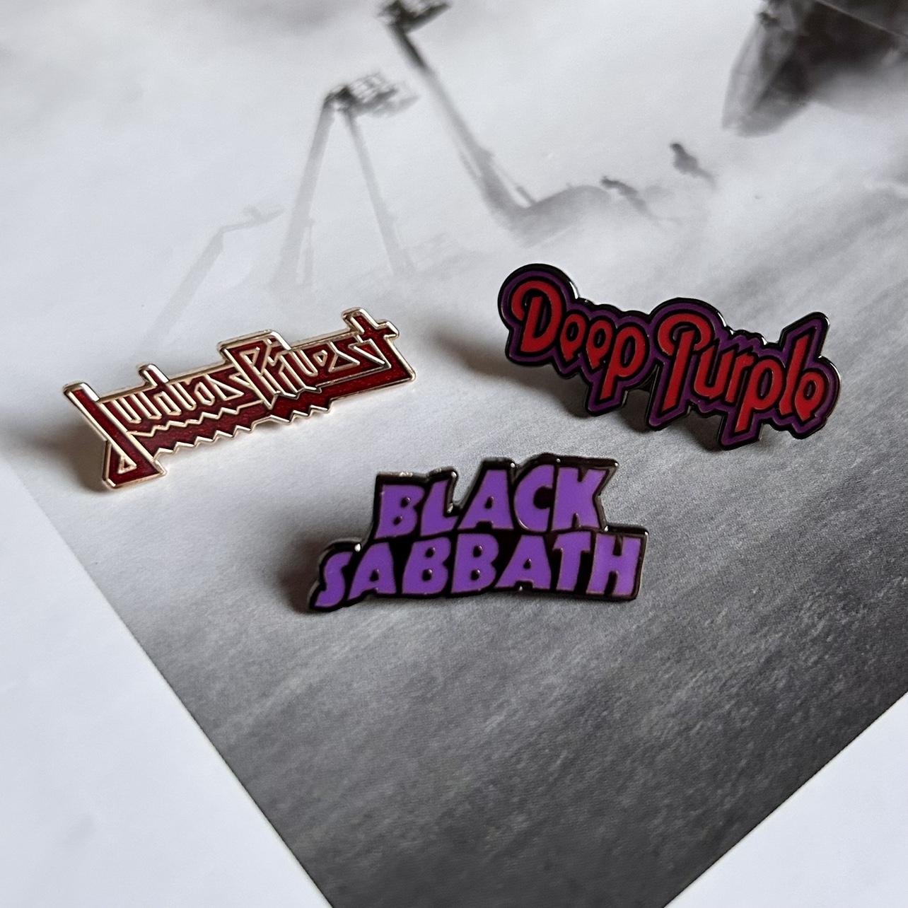 Rock Band Logo Metal Badge Mus - Heavy Equipment Logo recension och pris