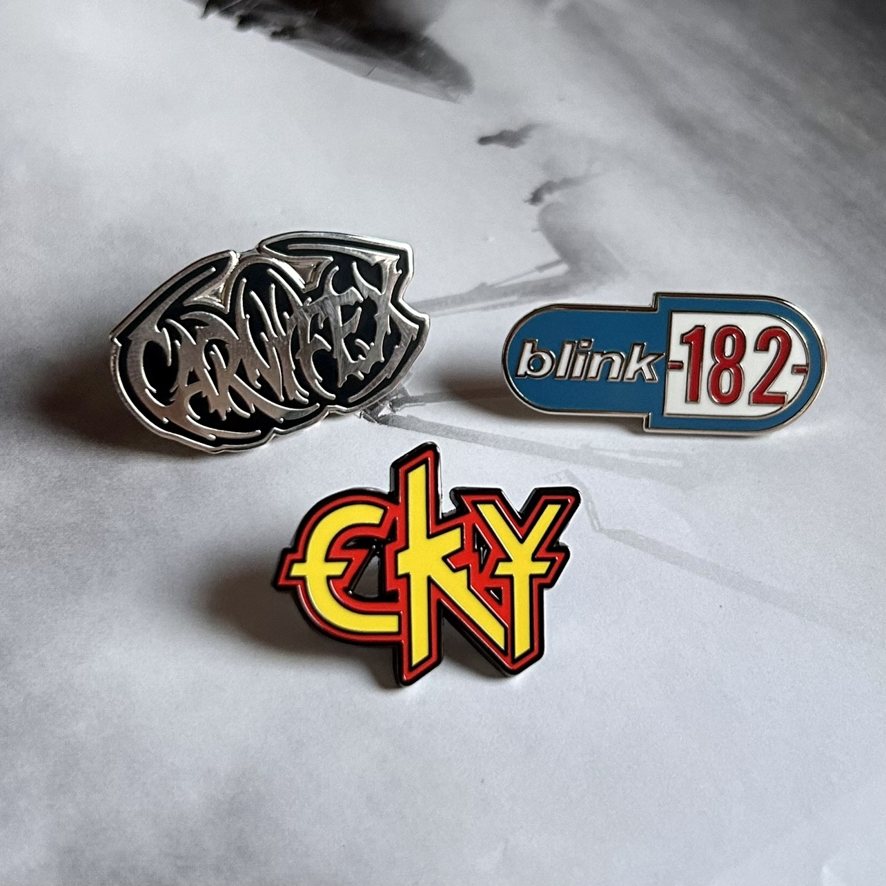 Rock Band Logo Metal Badge Mus - Heavy Equipment Logo recension och pris